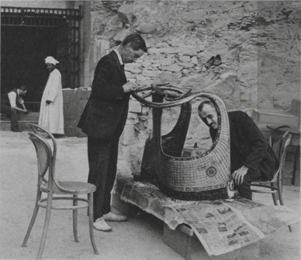 File:Arthur Mace Alfred Lucas Tutankhamun chariot sm.jpg