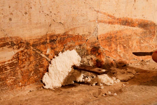 File:Poultice fresco Firenze removal.jpg