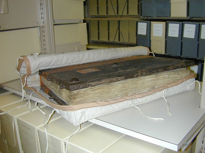 File:Book-cozy-2.jpg