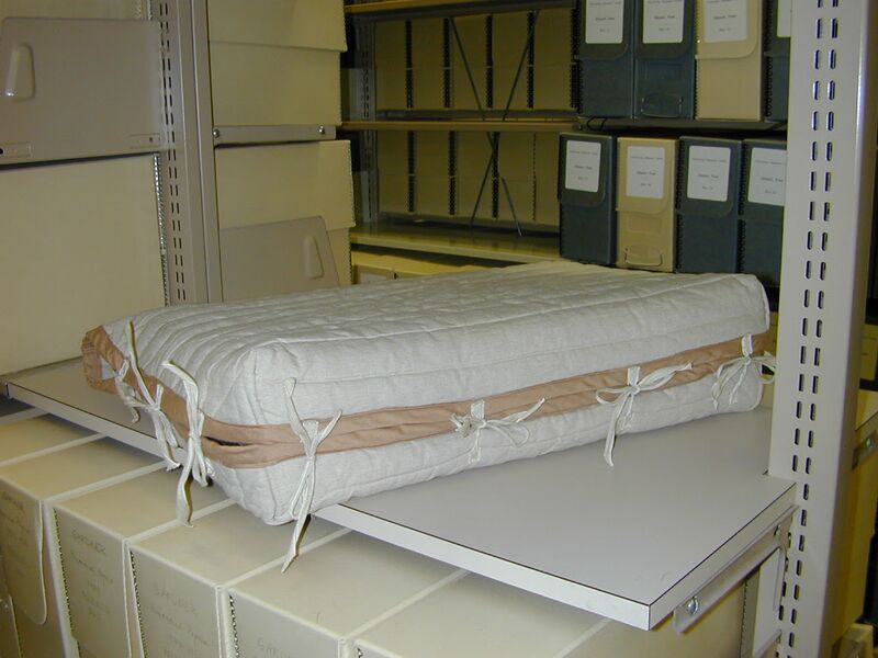 File:Book-cozy-3.jpg