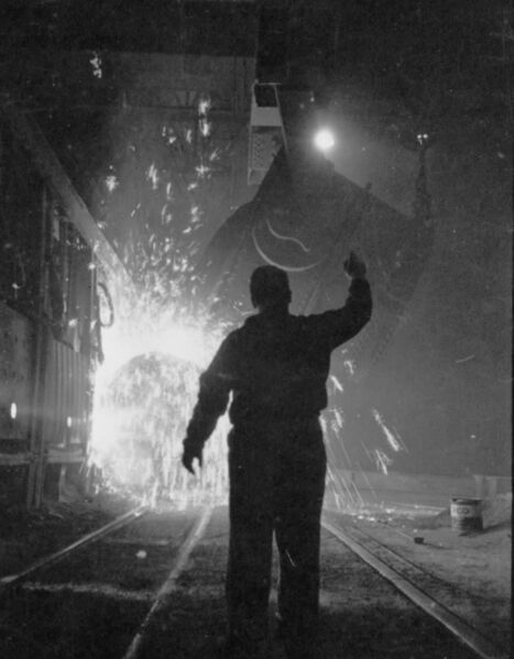 File:Steel pour.jpg