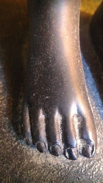 File:Surface dirt on statue.jpg