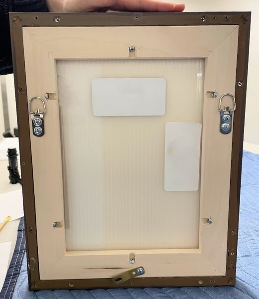File:Frame with d-rings.jpg