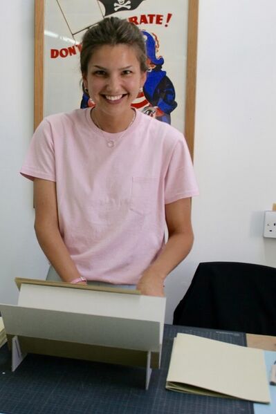 File:Hollie PZ Studio.jpg