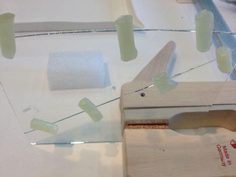 File:Vertical glass repair.JPG