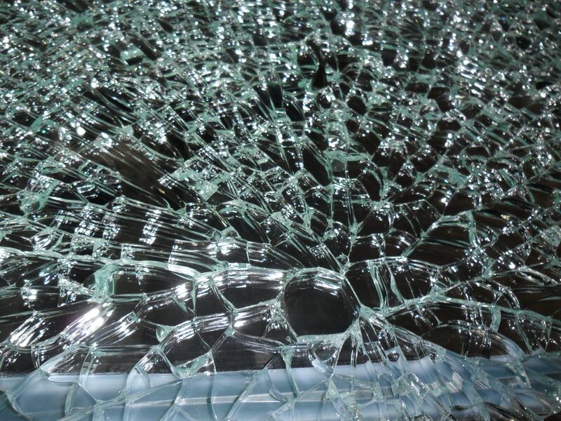 File:Broken glass 001.JPG